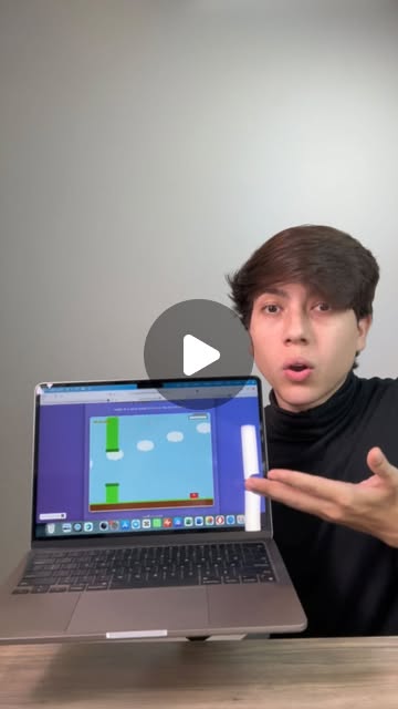 Islam Sousa demonstrating the Emergent product in a creator video